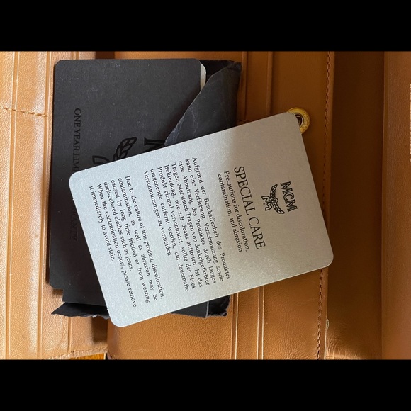 MCM Tri-Fold Wallet - Picture 5 of 8